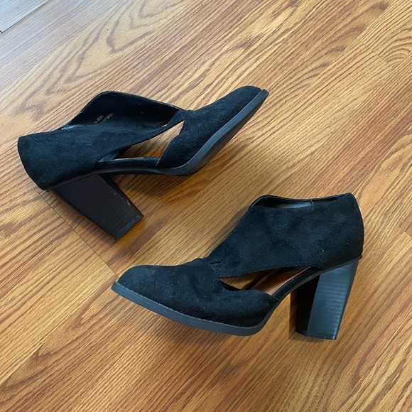 Cato Black Faux Suede Block Heels - Size 11 - Picture 2 of 6